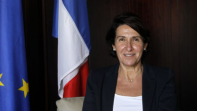 صورة السفيرة الفرنسية: سأواكب تنفيذ “الورقة” ولن أستسلم