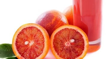 صورة البرتقال أبو دمه مفيد لصحتك.. يحتوى على الأنثوسيانين لتحسين صحة القلب